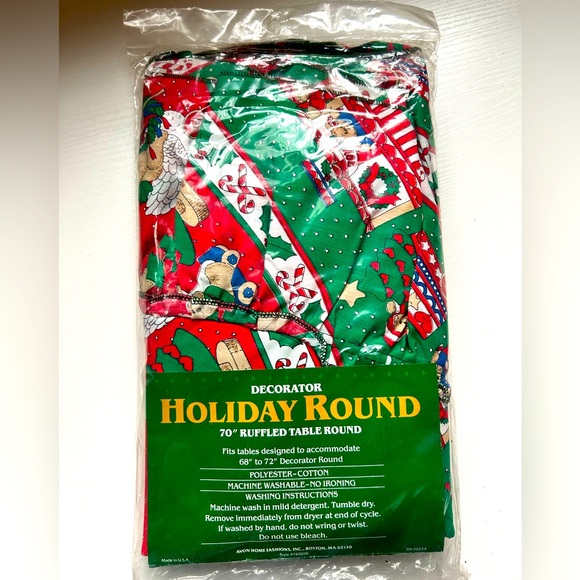 VINTAGE New 70" RUFFLED Round Dining Tablecloth  Christmas Holiday Avon Washable - Picture 1 of 4